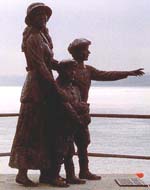 Statue of Annie Moore and her brothers